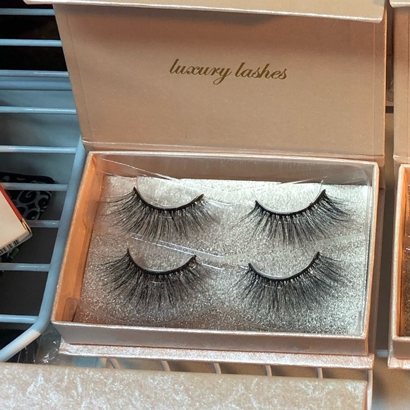 2 pairs faux Mink Eyelashes - Picture 7 of 7
